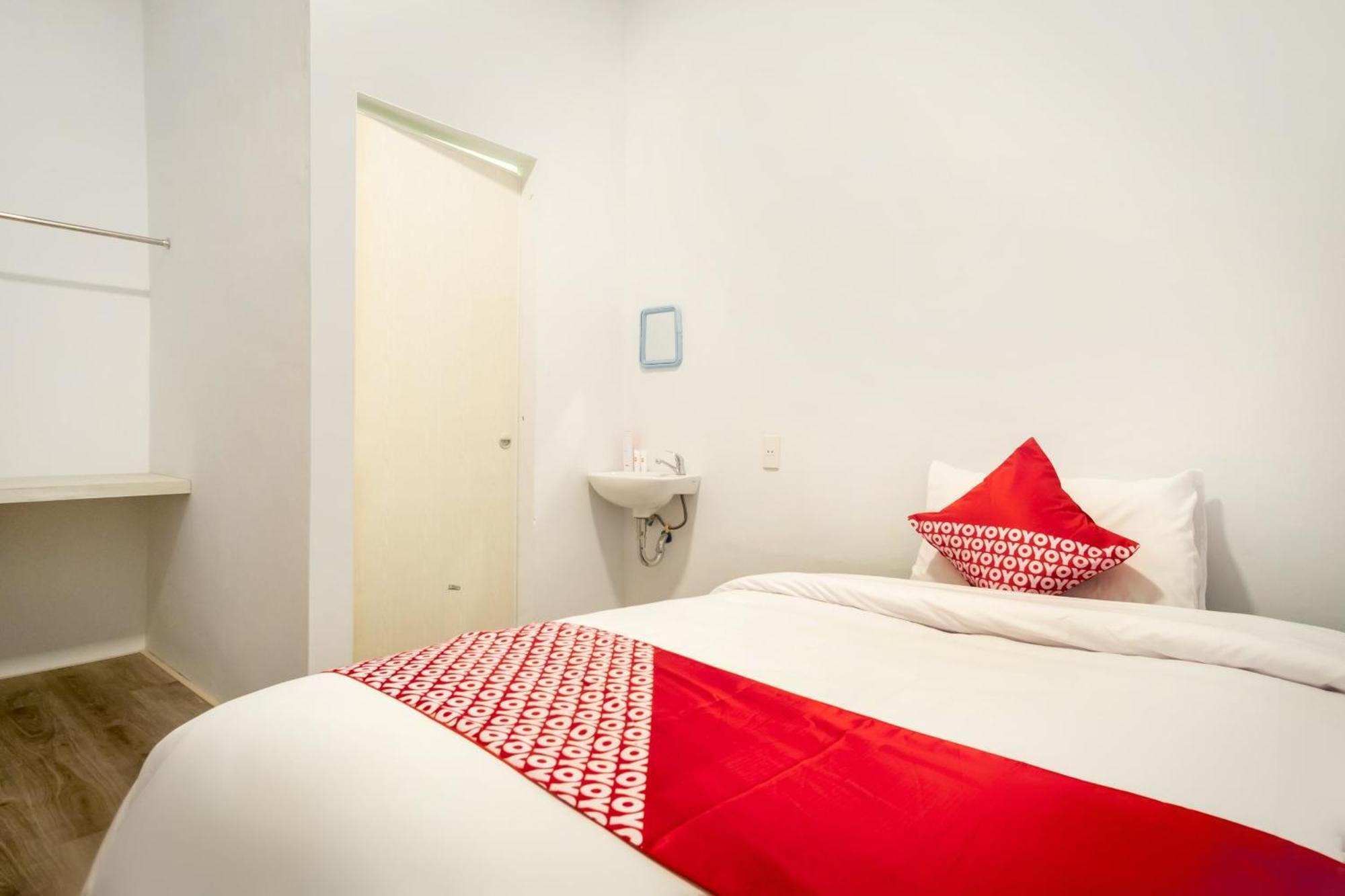 Hotel O Metropolitan Homestay Near Komplek Asia Megamas Медан Екстериор снимка