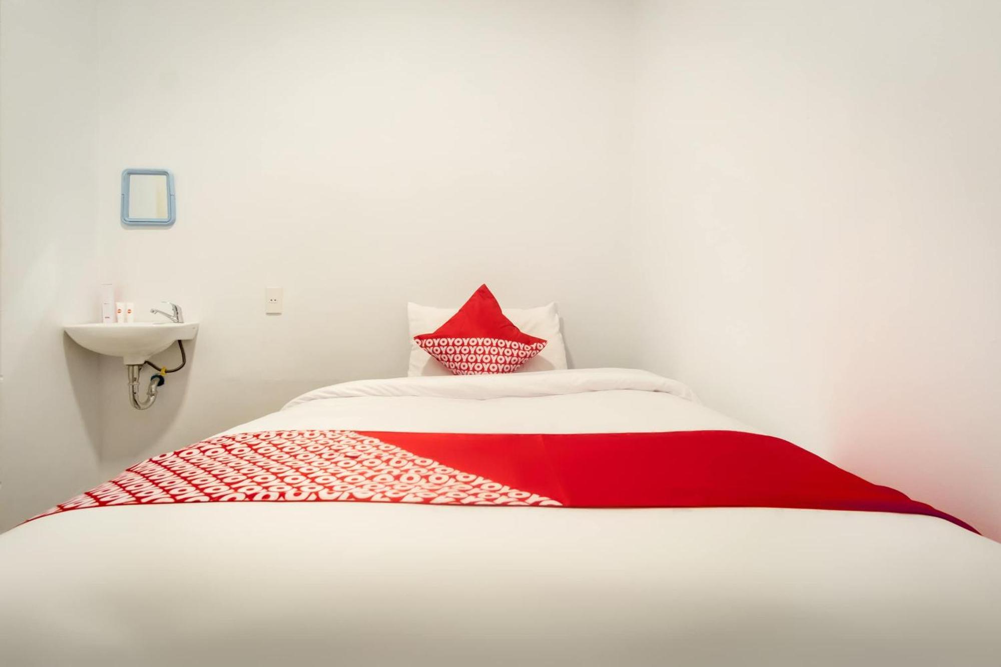 Hotel O Metropolitan Homestay Near Komplek Asia Megamas Медан Екстериор снимка