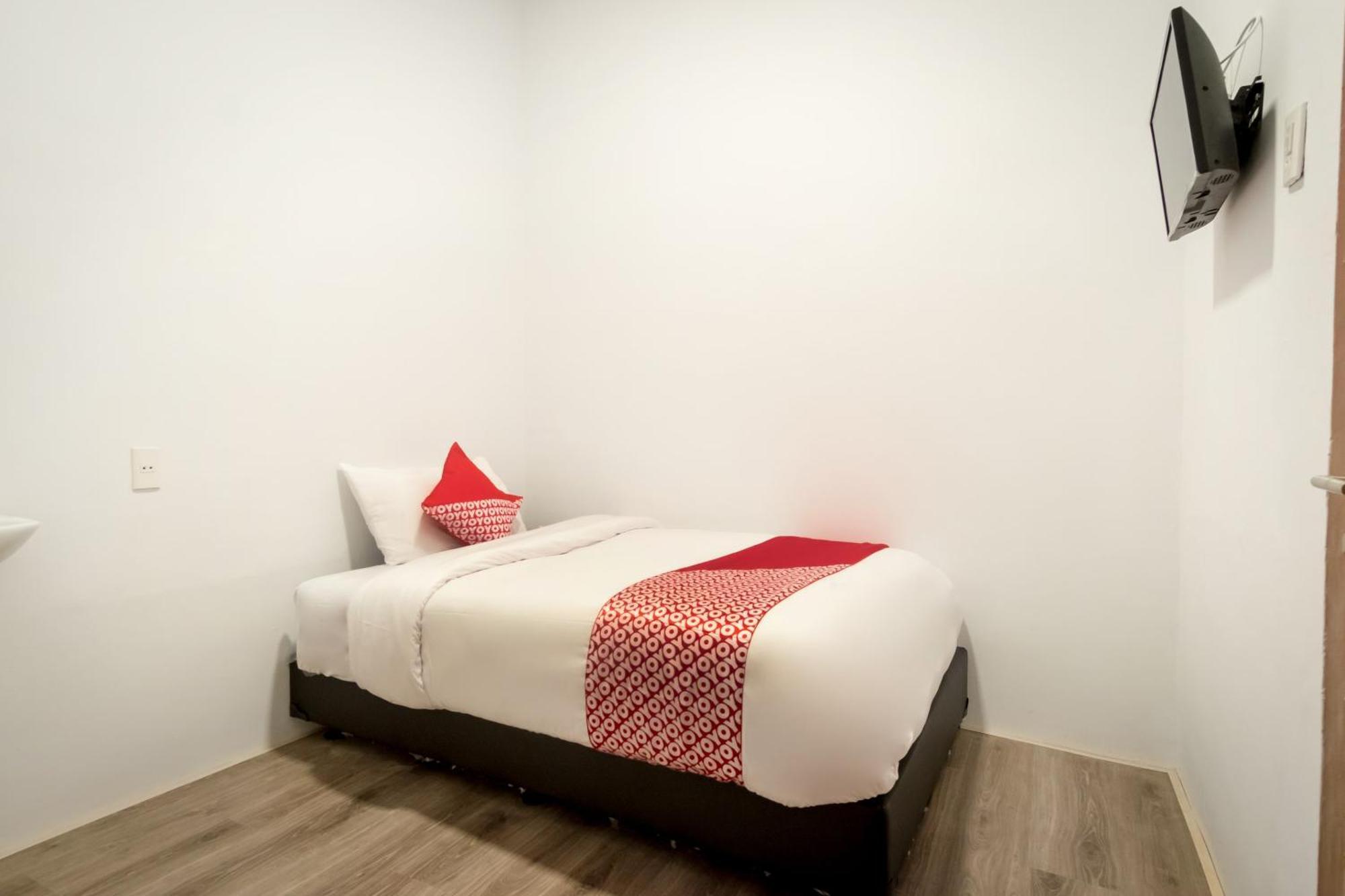 Hotel O Metropolitan Homestay Near Komplek Asia Megamas Медан Екстериор снимка