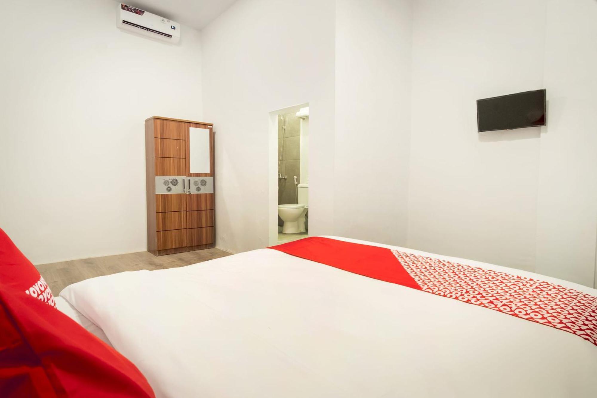 Hotel O Metropolitan Homestay Near Komplek Asia Megamas Медан Екстериор снимка