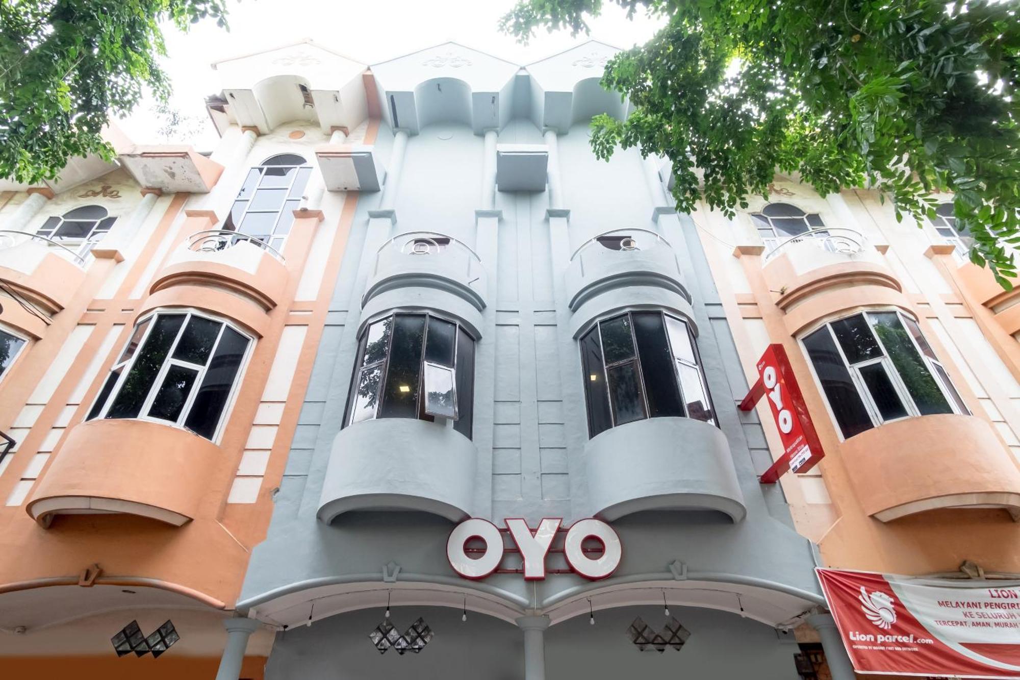Hotel O Metropolitan Homestay Near Komplek Asia Megamas Медан Екстериор снимка